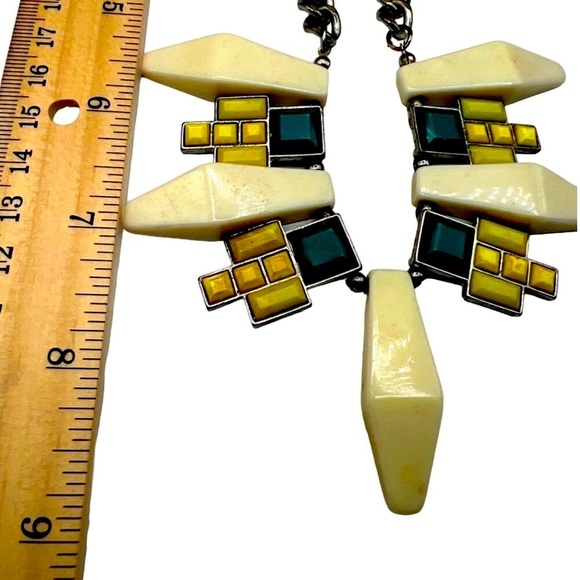 Vintage Geometric Statement Necklace.  N5 - Picture 9 of 10